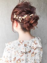 大人かわいいクラシカル編み込みシニヨンお呼ばれヘアアレンジ