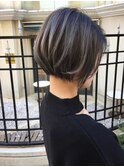 小顔丸みショートボブ　グレイバレイヤージュカラー　A0225　 