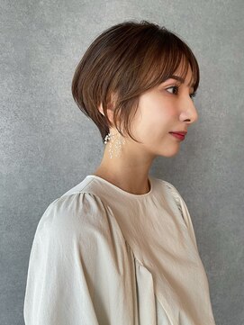 イトシテ ナチュラルショート×ベージュカラー【本多身和子】