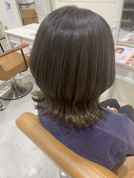 ベルヘアールーム(BELLE HAIR ROOM) オリーブカラー