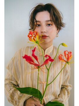 サングース(Sungoose) 外ハネボブセクションカラーグラデーションカラーペールベージュ