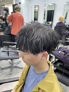 カンゴール サロン トウキョウ セントラル 原宿(KANGOL SALON TOKYO CENTRAL) 緩 波巻きパーマ