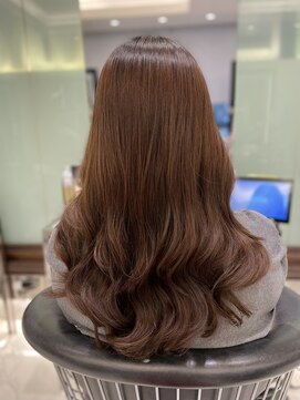 アピッシュ(apish 並木通り) 大きめカールのコテ巻き風パーマ