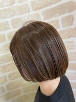 エルフゥ(Elle fou)&nbsp;透明感たっぷりカラー　ぱつっとボブ