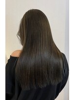 アム(amu)&nbsp;オリーブベージュ/透明感カラー/暗髪/レイヤーロング/艶髪