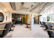 ミエルヘアーエスト 新宿店(mielhair est)の雰囲気（ハイトーン/ダブルカラー/ブリーチ/インナーカラ-が人気【新宿】）