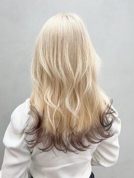 アルバム 新宿(ALBUM SHINJUKU) ロング顔周りレイヤーハイトーンブロンド_ba540621