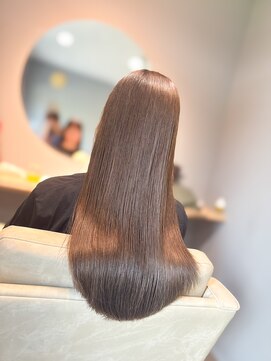 エル(elle) 髪質改善ストレート×オリーブグレージュ／透明感あふれる艶髪