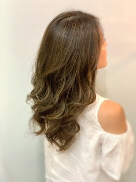 DAMANI 表参道 髪質改善/ヘッドスパ/ハイライト/白髪染め/白髪ぼかし/縮毛矯正 似合わせカット/ミディアムレイヤーカット[表参道駅]