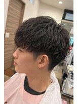 銀座マツナガ 神田店 ソフトスパイラルパーマツーブロック刈り上げ黒髪マッシュ