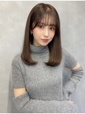ミントアッシュ　グレージュカラー　ストレート　サイドバング
