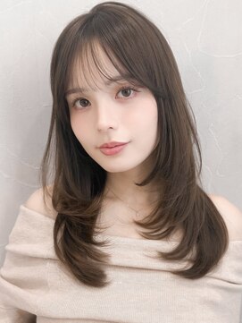 アグノス 青山(Agnos) ミルクティーブロンドデジタルパーマ斜めバングうるツヤ前髪