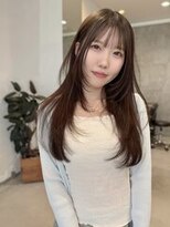 イル(ill)&nbsp;レイヤーカット 顔周りカット ベージュカラー ロング 大須
