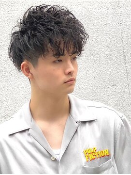 クオンヒール 淀屋橋店(QUON HEAL) スペインカール/スパイキーショート/フェザーパーマ/フェード×