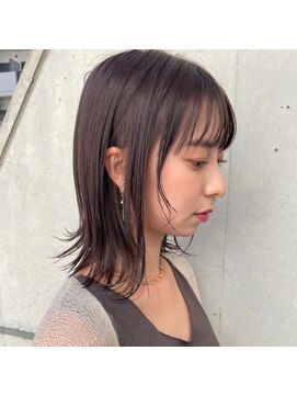 アトリエ フェム(atelier.fem) 抜け感ある外ハネミディアム