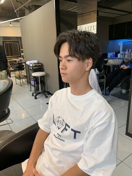 アイズ 海老名(AIZU) ツイストスパイラルパーマ ツイストパーマ センターパート