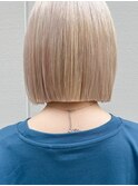 切りっぱなしボブ×ハイトーンホワイトブロンド/タッセルボブ