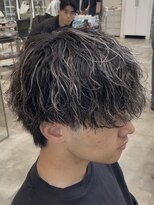 フィフス 天神大名(fifth)&nbsp;天神大名メンズパーマツイストスパイラルパーマ波巻きパーマ強め