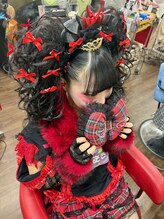 ヘアセットアップス(UP's)&nbsp;(^○^)全体的に派手で可愛い『ガッツリスジ盛りツインテール』