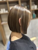ルーブル(LOUVRE) 光をまとう、極上ツヤのストレートボブ