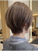 表参道白髪ぼかしハイライトミディアムボブアッシュグレー50代
