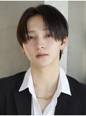 前上がりラウンドナチュラルセンターパート韓国風ショート