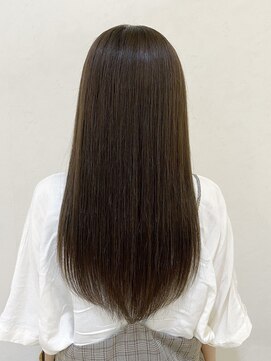 イソラヘアアトリエ(Isola hair atelier) 【Isola】艶ストレート×ロング