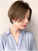 前髪なし ショートヘア ハンサムショート センター分け 青山
