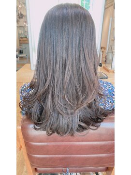 ヘアスペース リズム グリーン(Hair space Rizm green) グレーベージュ×ロングレイヤー