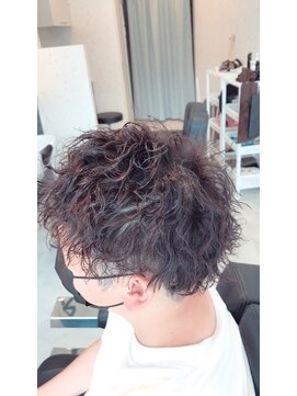 アミーコ(Amico) ツイストスパイラルパーマツーブロックマッシュパーマ刈り上げ
