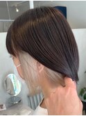 前下がりボブ×インナーカラーホワイト