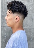 宮城リョータ風スキンフェードパーマ　バーバースタイル
