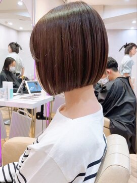 リール 銀座(R'EEL) 縮毛矯正で地下風のまとまるボブ