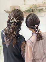 お友達と一緒に結婚式お呼ばれヘアセット