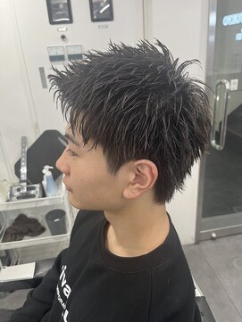 クロムトウキョウ ザ バーバー ネオン 新宿店(CHROM TOKYO the Barber ne/on) スパイキーショート