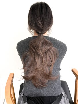 ネイロ バイ ジルブラン 葛西(NeiRo by JIL BLAN) レイヤーカットハイライト白髪ぼかしミディアムダブルカラーボブ