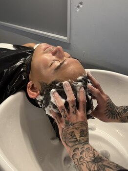 アイコン ブルー メンズ(I-CON #blue MEN'S)の写真/頭皮のケアにお悩みの方にオススメ！本格的なヘッドスパ・ヘッドマッサージ！[池袋/バーバー]