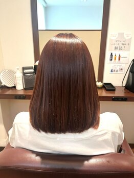 ネスト(NEST)の写真/湿気や汗によるうねり、広がる髪に新感覚ストレート「プレミアム改善」