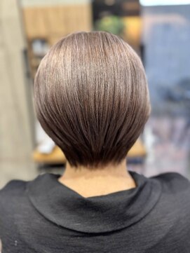 コティ(Kotii) 【大人女性ショートボブ】白髪ぼかしラベンダーベージュ♪