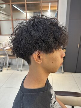 ゼンコー アオヤマ(ZENKO Aoyama) メンズカット波巻きパーマツイスパシャドウフェザー