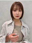 柔らかい艶が映えるナチュラルショートボブ