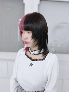 黒ピンクのツートンカラー