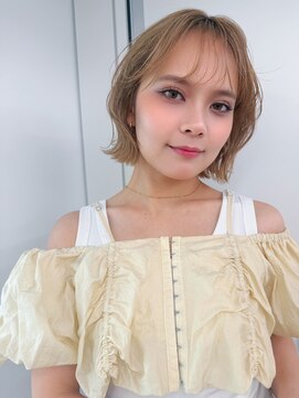 ホフ 大阪心斎橋店(F.O.F) ブリーチグレージュベージュショートボブショートレイヤー学割