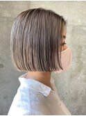 シルバーベージュ 切りっぱなしボブ ショートボブ