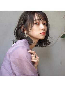 アトリエ フェム(atelier.fem) 外ハネとくびれが可愛いニュアンスミディアム