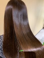 ゼン(Zen.) 梅雨に負けない!弱酸性ストレートで誰もが羨む艶髪ヘア/Zen.