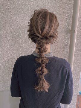 ヘアセットサロン アッシュ 神戸三宮(Ash) アシンメトリー編み下ろし