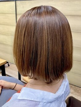 スリーピース(THREE PIECE)の写真/【堺東徒歩8分】大人女性必見！気になる白髪のお悩みを解決し、ダメージレスに仕上げます♪透明感ＵＰ☆