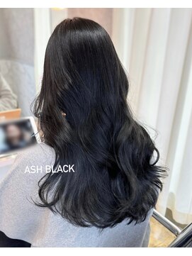 ヒン(HIN) アッシュブラック