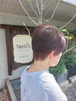 タエビスアリッサム(Taebis Alyssum) アシンメトリーショート(イルミナカラー、白髪ぼかし)